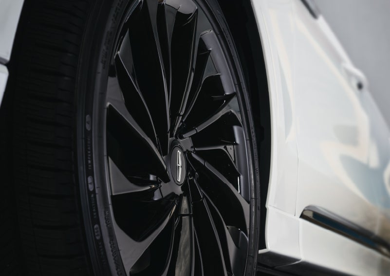 The wheel of the available Jet Appearance package is shown | Boulevard Lincoln in Georgetown DE