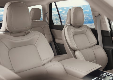 The interior of a 2024 Lincoln Aviator® SUV in the Sandstone interior color | Boulevard Lincoln in Georgetown DE