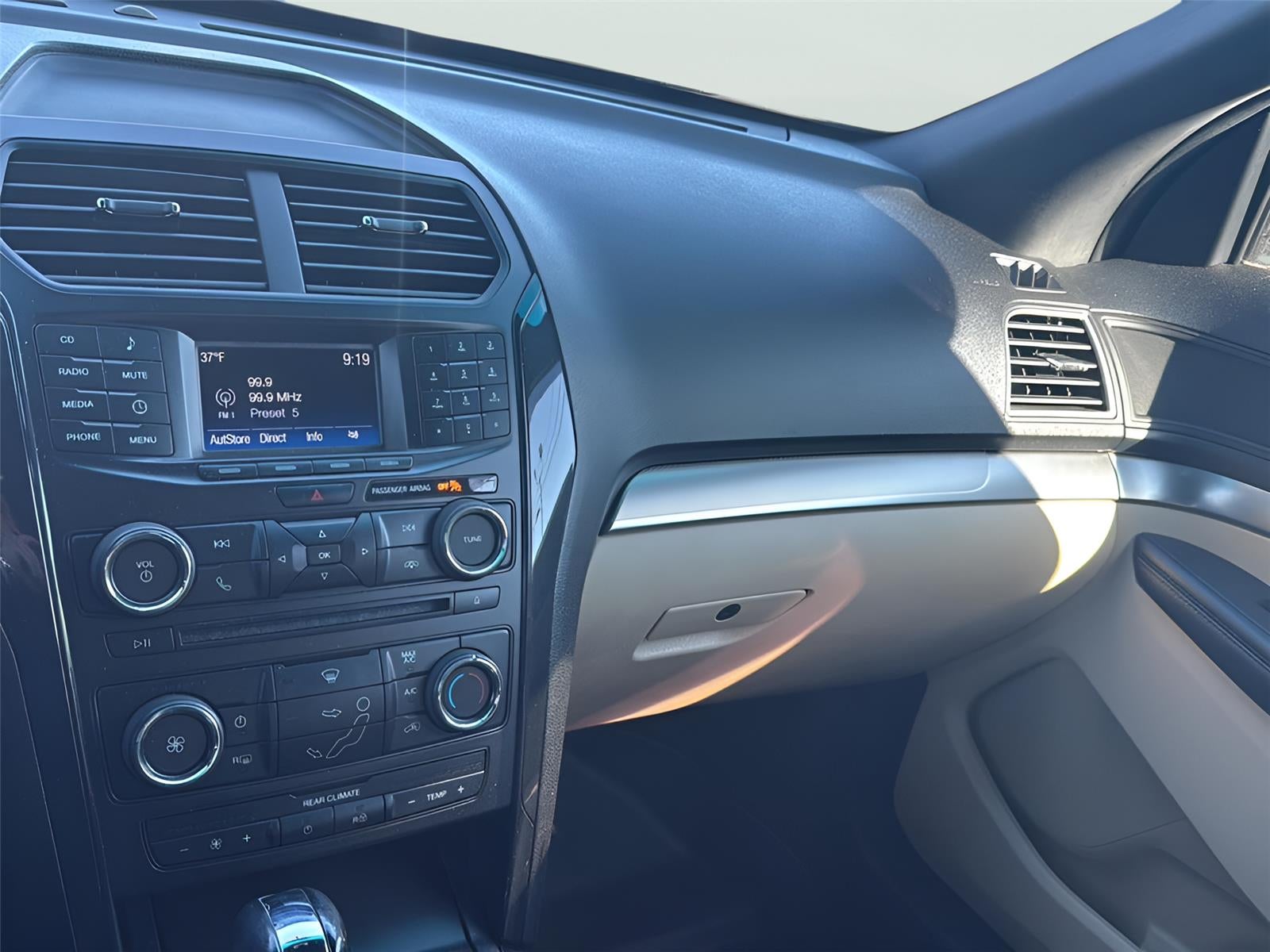 2016 Ford Explorer Base