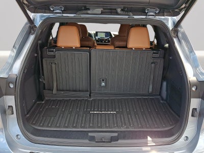 2021 Toyota Highlander Hybrid Platinum