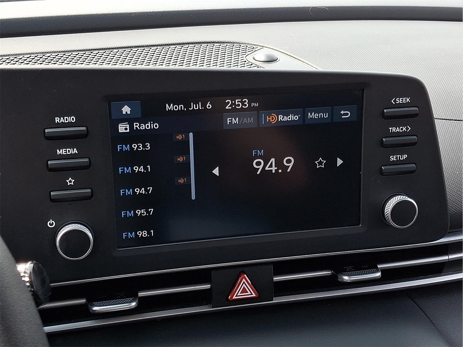 2024 Hyundai ELANTRA SE