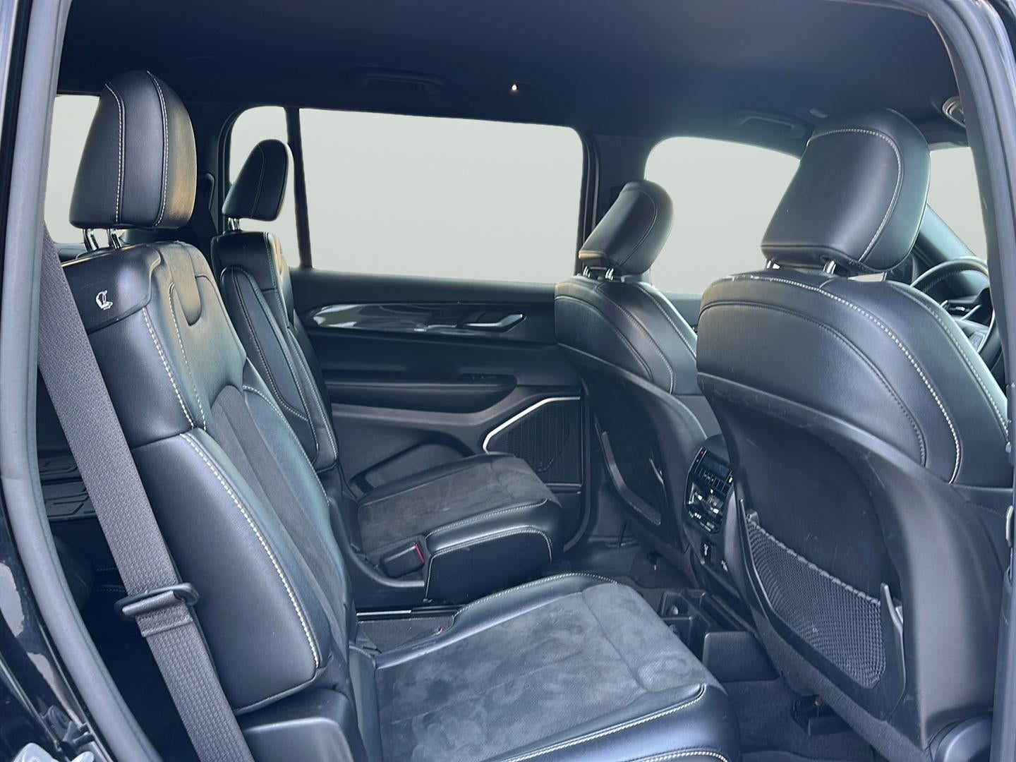 2022 Jeep Grand Cherokee L Altitude