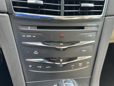 2019 Lincoln MKT Base