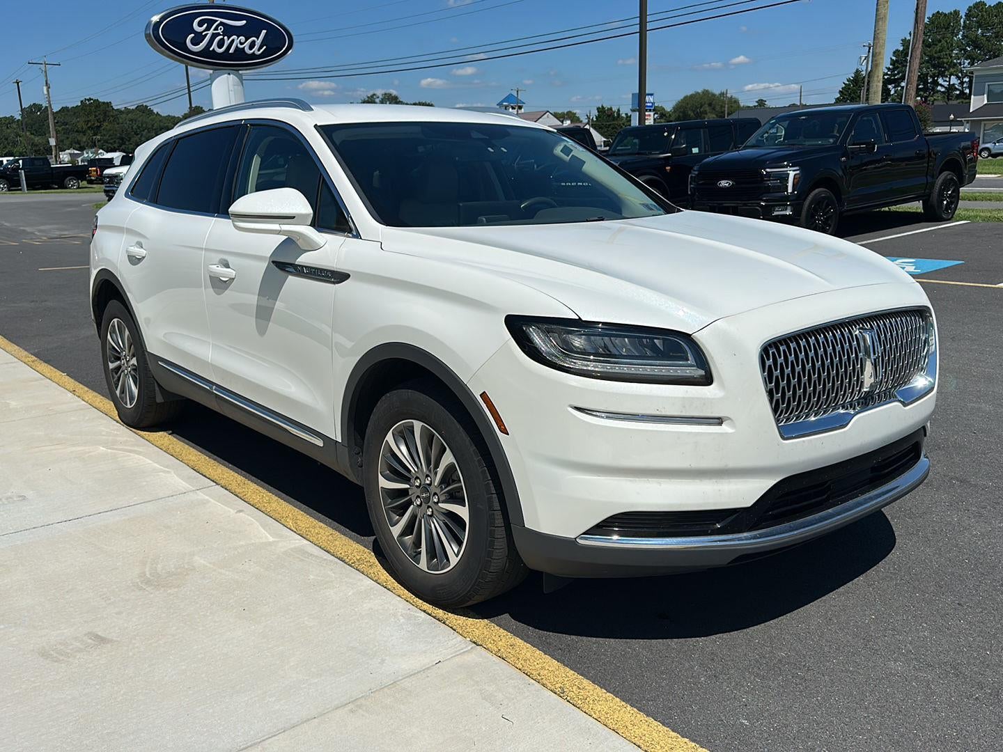 2022 Lincoln Nautilus Standard