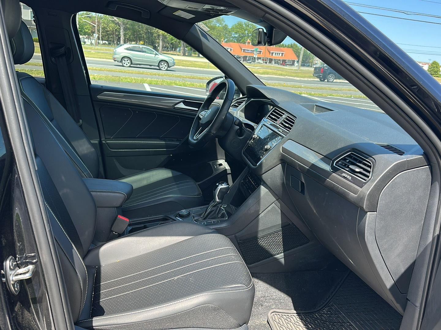 2024 Volkswagen Tiguan SE R-Line Black