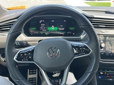 2024 Volkswagen Tiguan SE R-Line Black