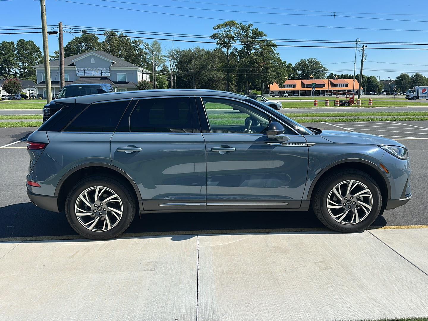 2023 Lincoln Corsair Standard