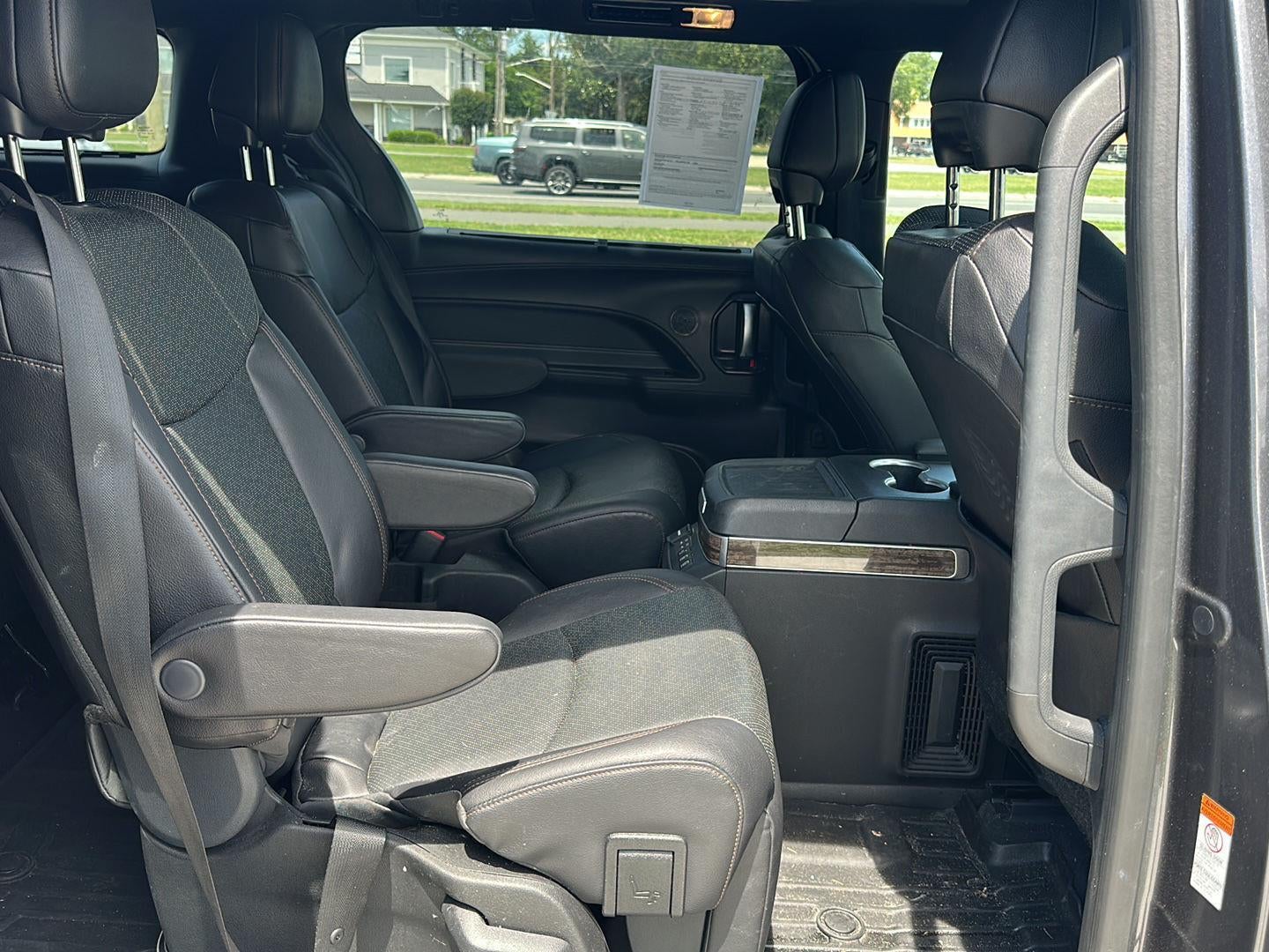 2025 Toyota Sienna Platinum 7-Passenger