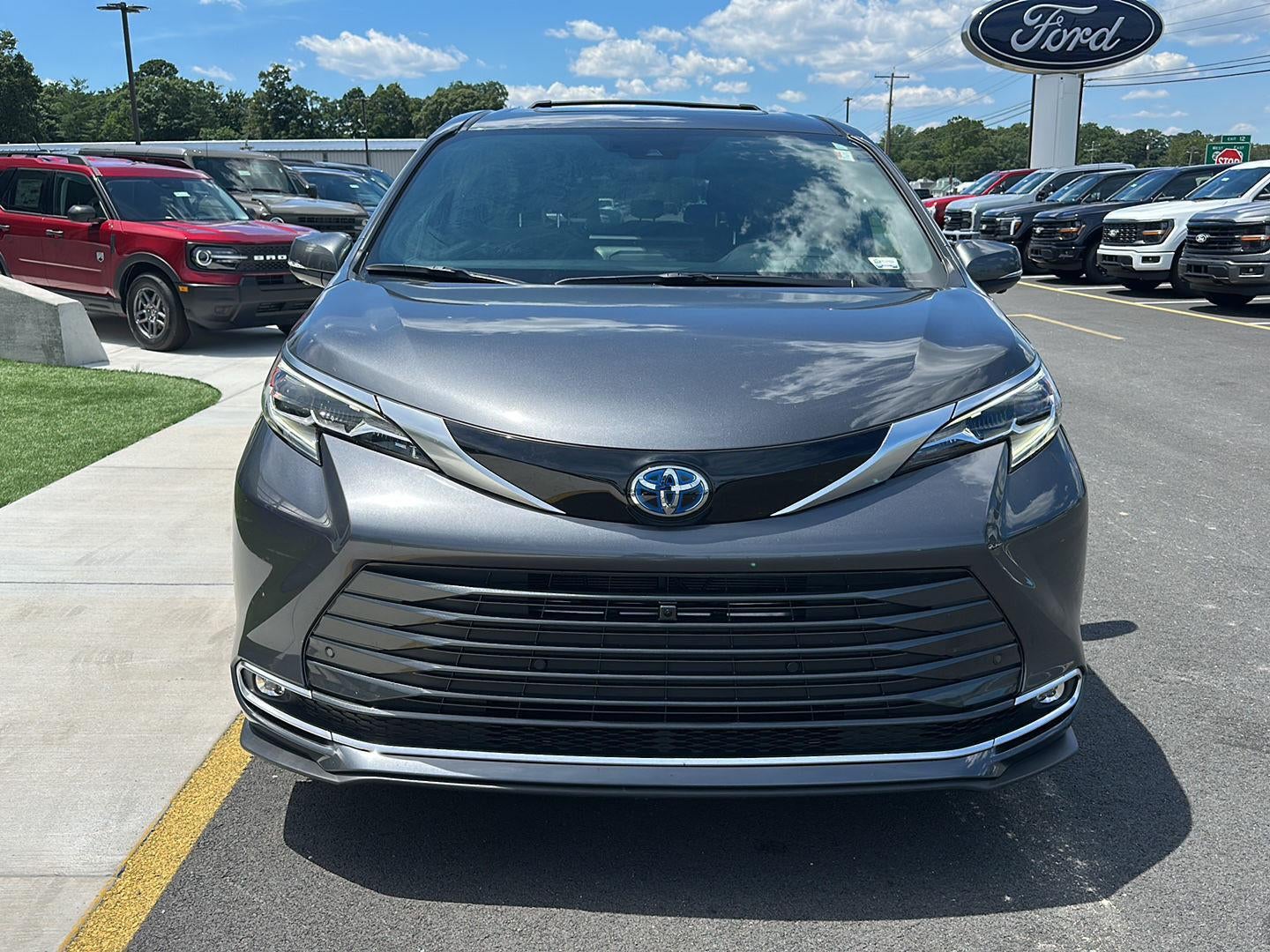 2025 Toyota Sienna Platinum 7-Passenger