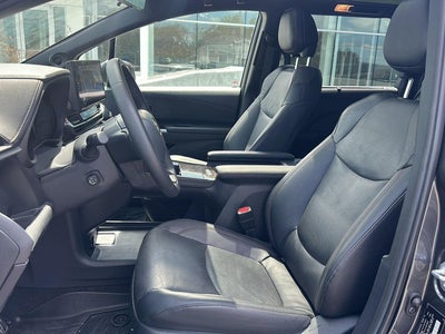 2025 Toyota Sienna Platinum 7-Passenger
