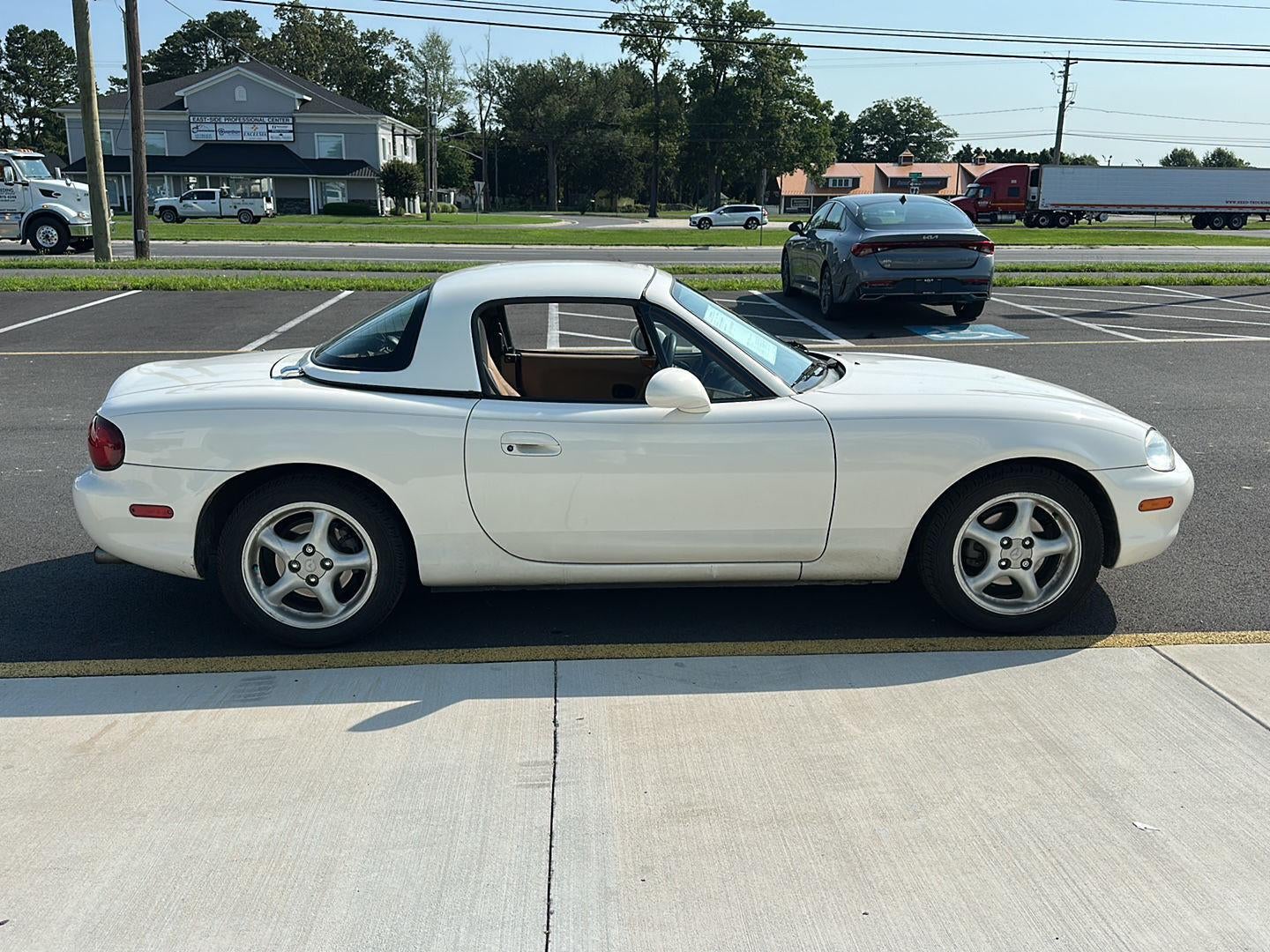 1999 Mazda Mazda MX5 Miata Base