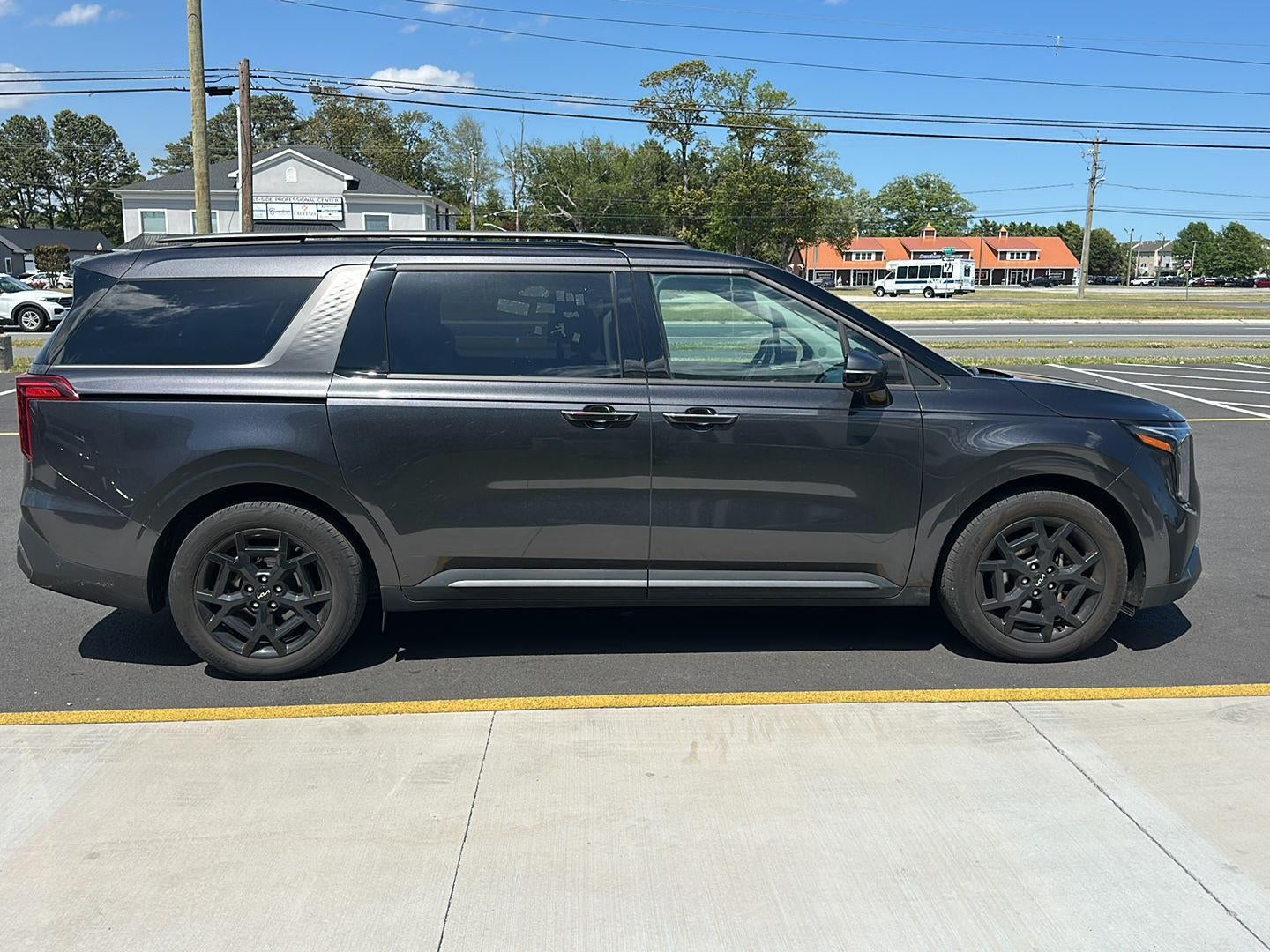 2025 Kia Carnival SX