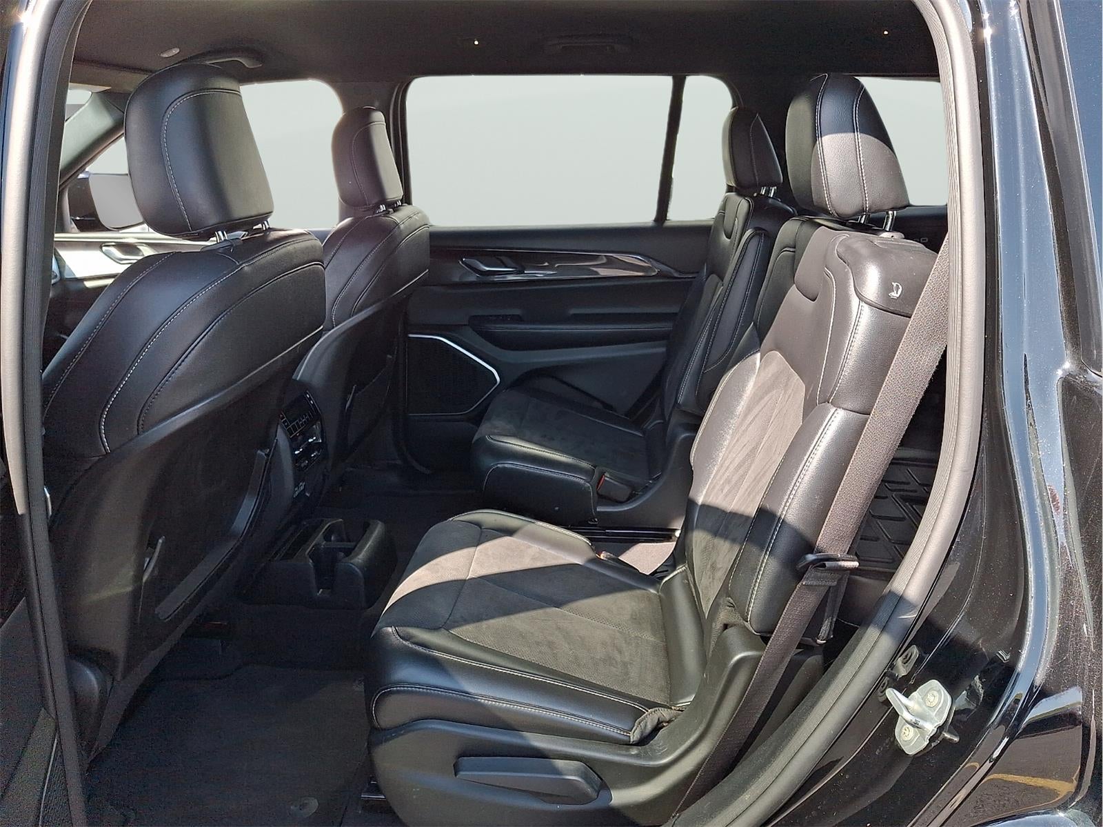 2022 Jeep Grand Cherokee L Altitude