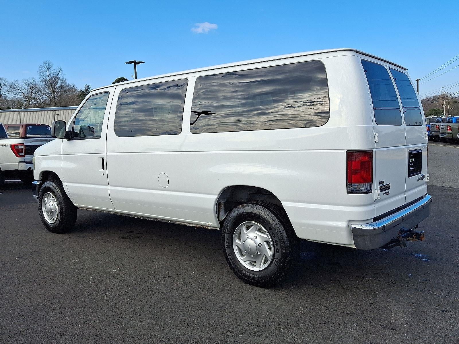 2011 Ford E-Series E-350 SD XLT