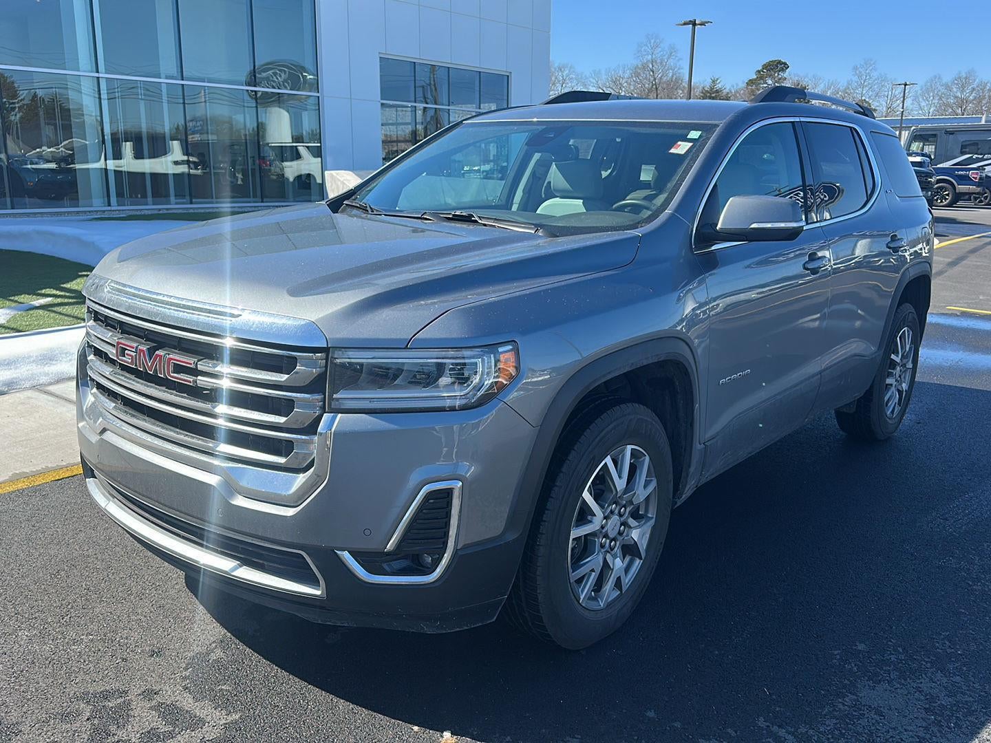 2022 GMC ACADIA SLT
