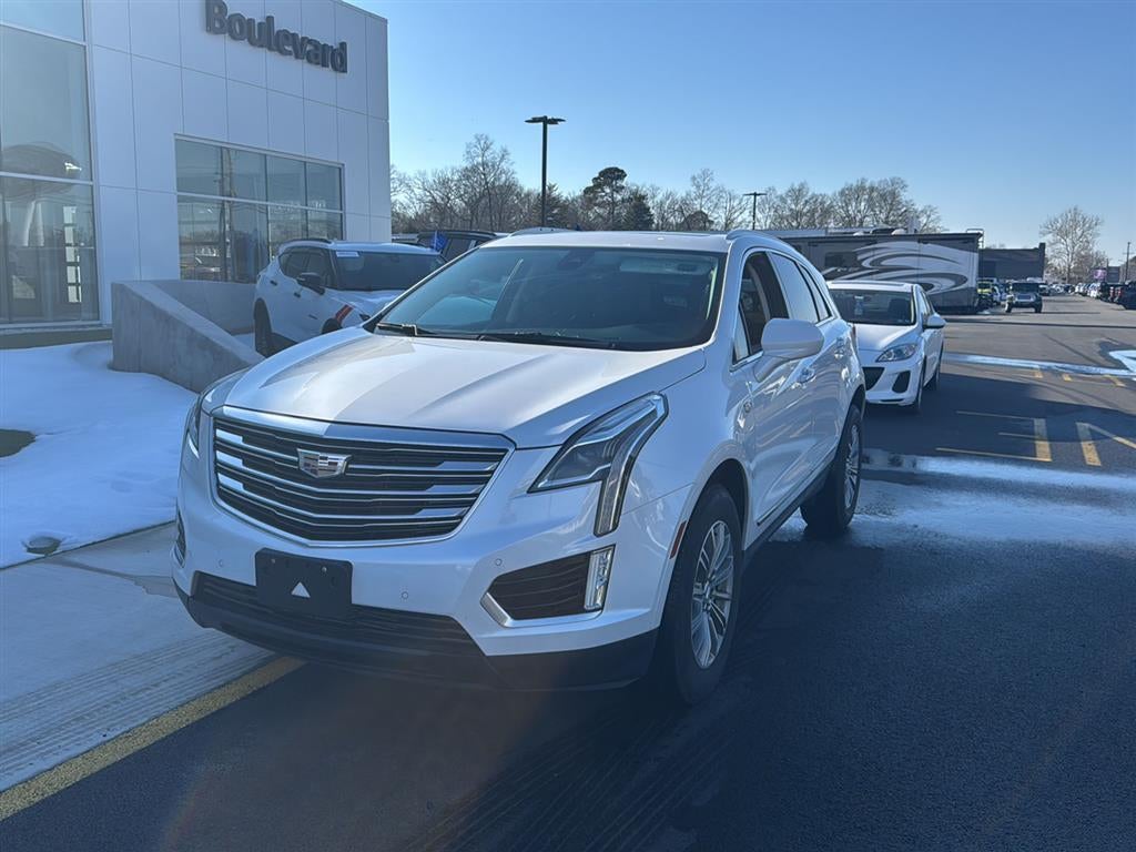 2017 Cadillac XT5 Luxury FWD