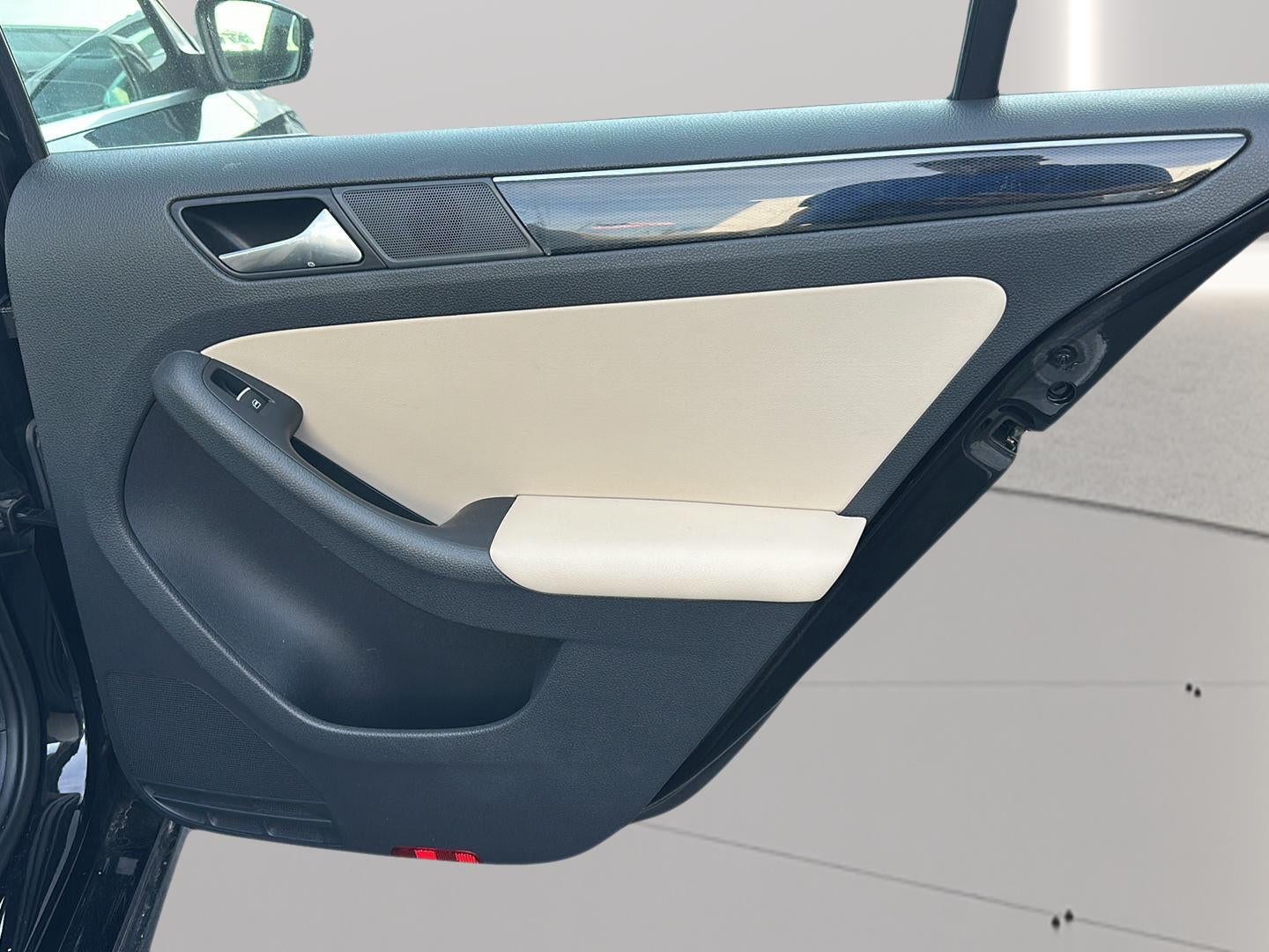 2016 Volkswagen Jetta 1.8T SEL Premium