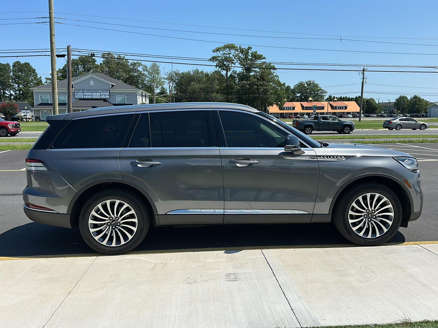 2022 Lincoln Aviator Standard