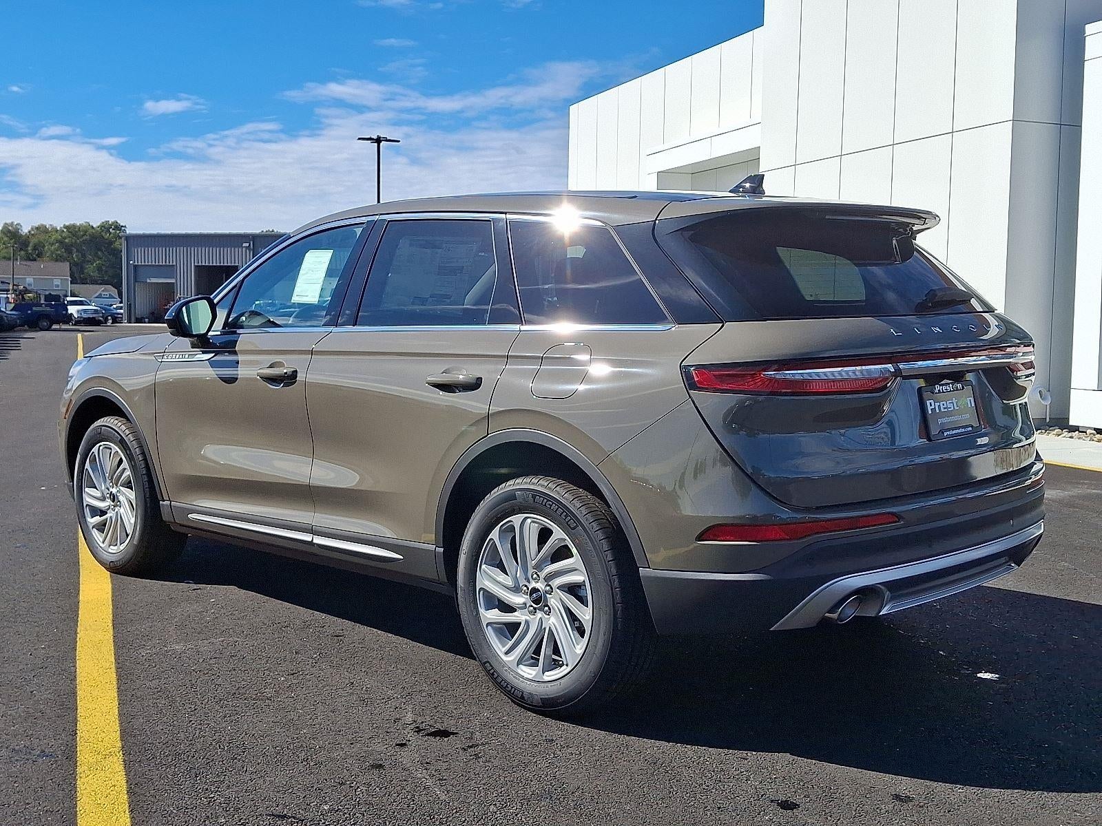 2025 Lincoln Corsair Premiere