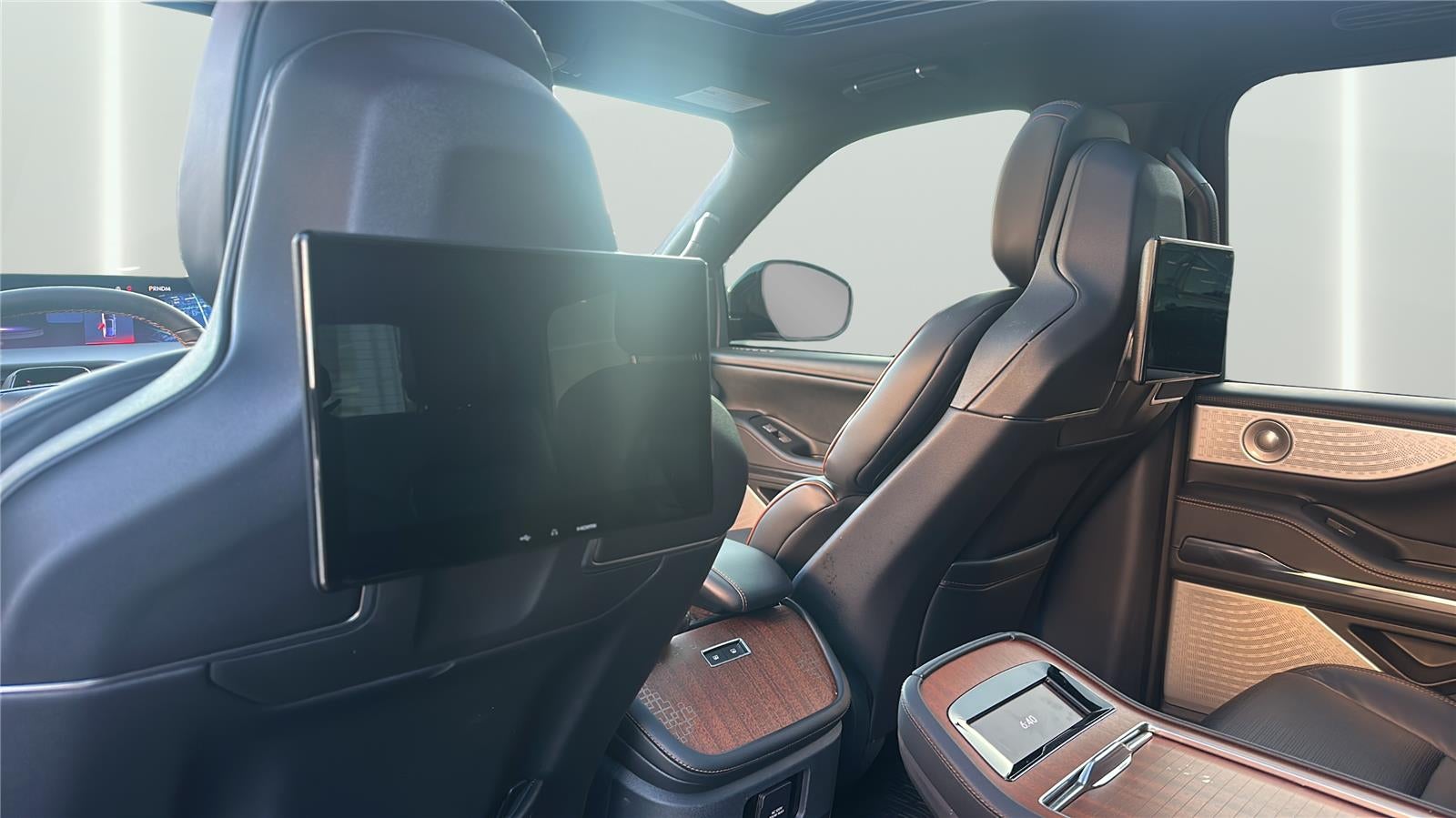 2025 Lincoln Navigator Black Label