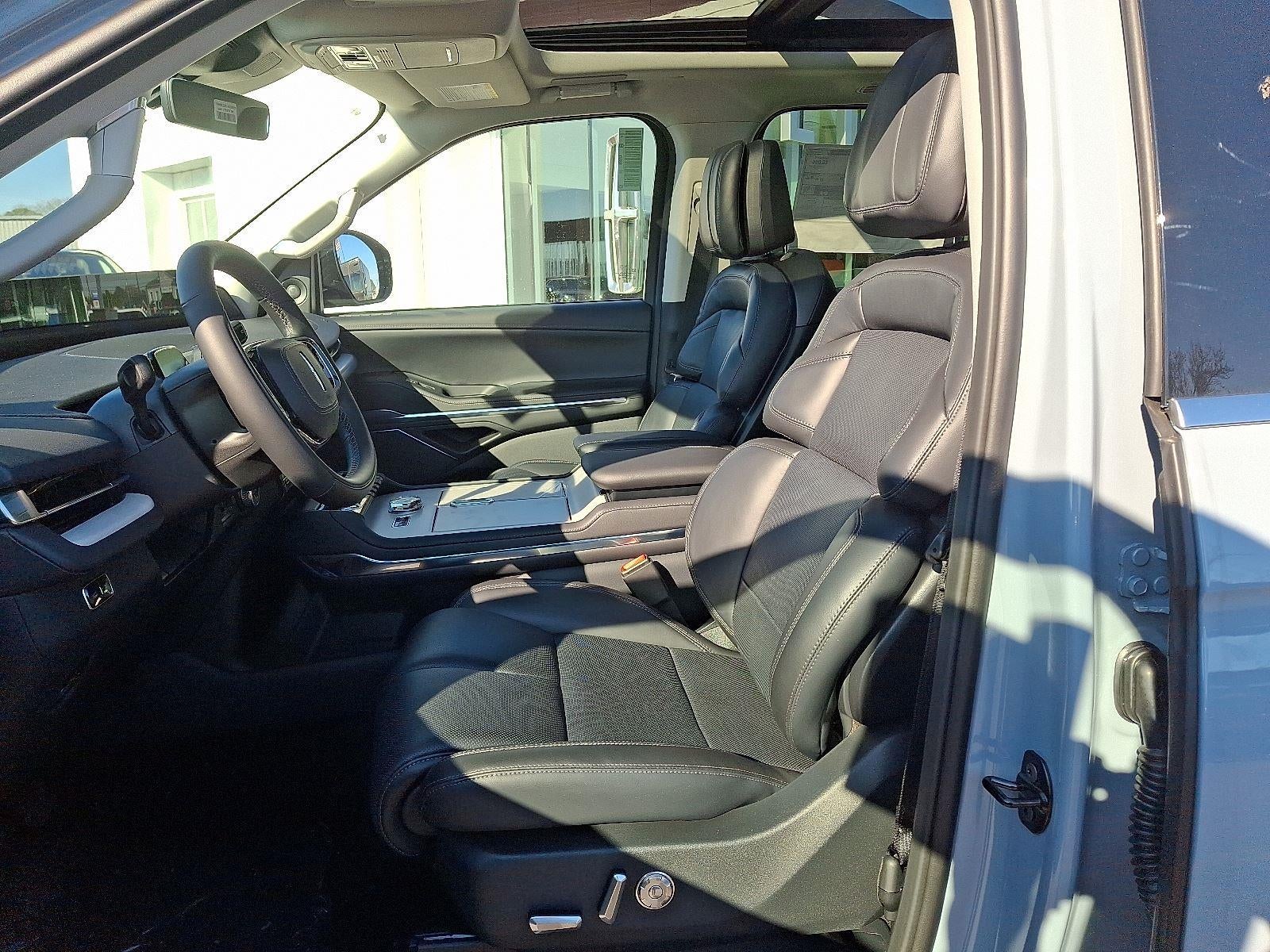 2025 Lincoln Navigator L Reserve