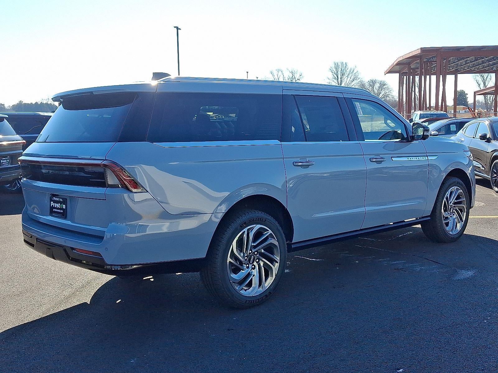 2025 Lincoln Navigator L Reserve
