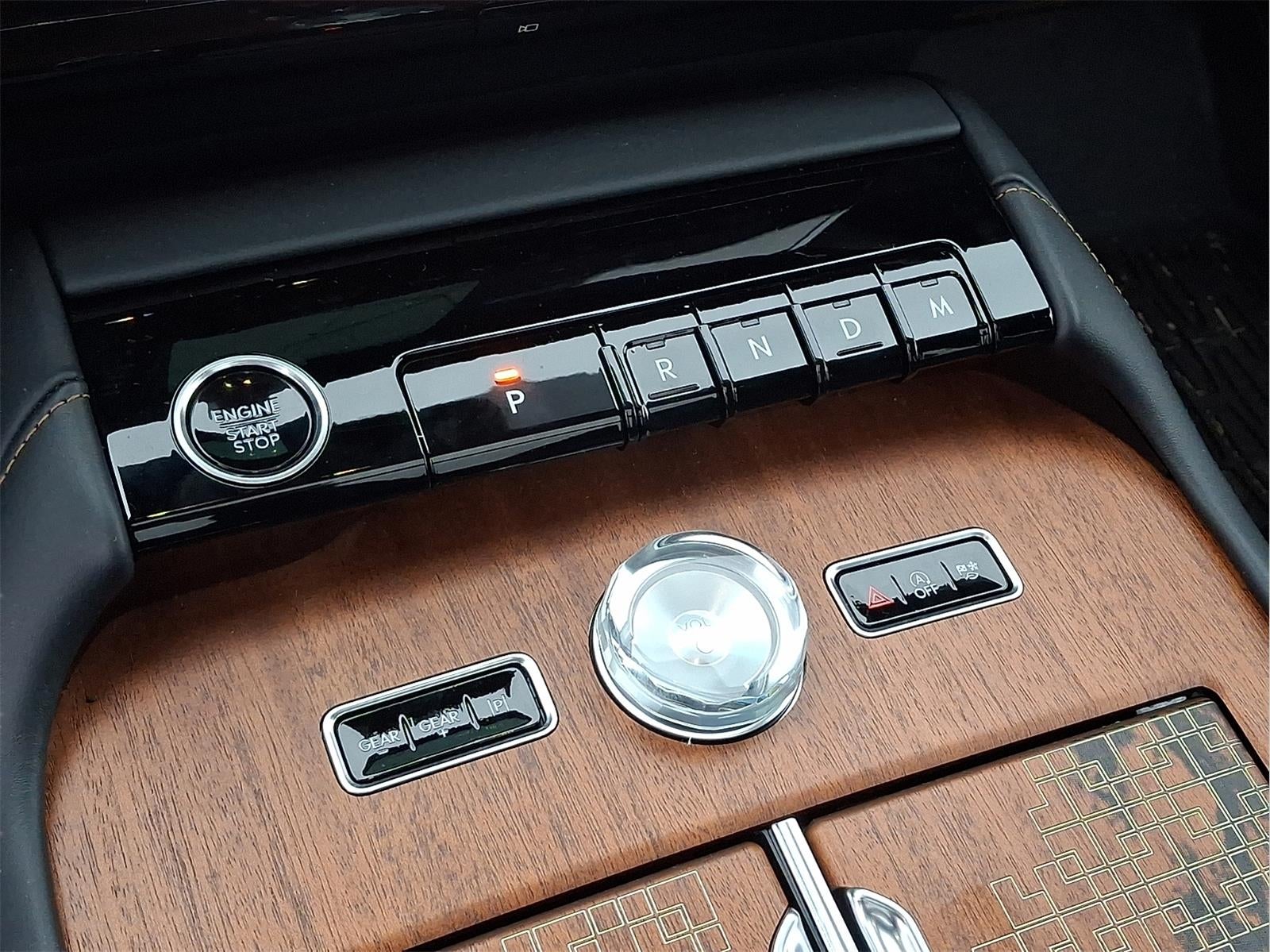 2025 Lincoln Navigator L Black Label