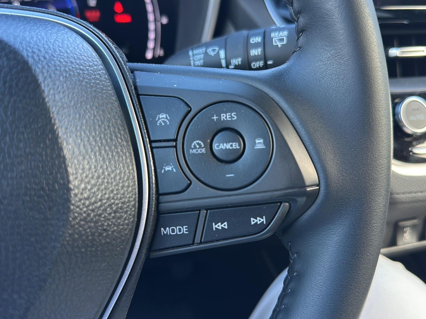 2025 Toyota Corolla Cross XLE