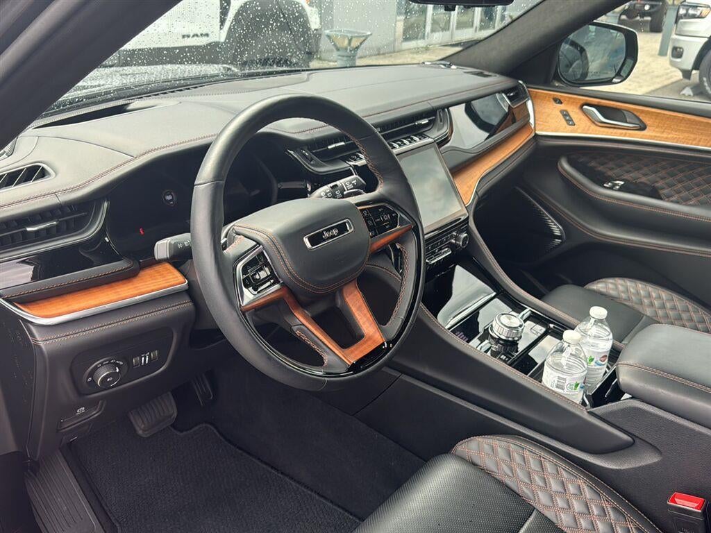 2025 Jeep Grand Cherokee Summit Reserve