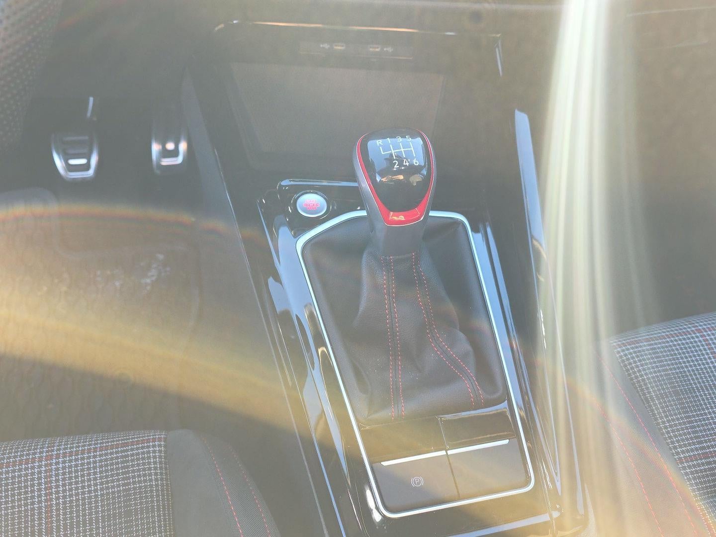 2024 Volkswagen Golf GTI 380 SE