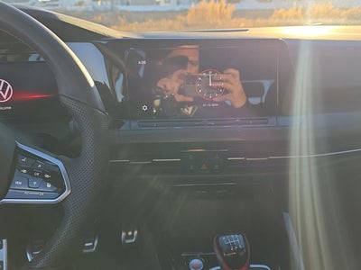 2024 Volkswagen Golf GTI 380 SE