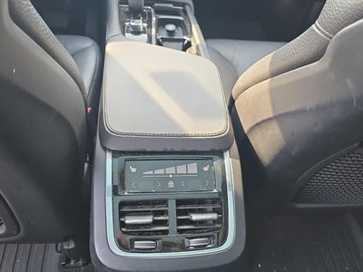 2023 Volvo XC90 B5 Plus