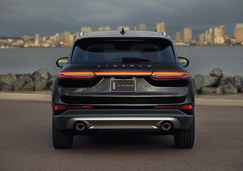 The rear lighting of the 2023 Lincoln Corsair® SUV spans the entire width of the vehicle. | Boulevard Lincoln in Millsboro DE