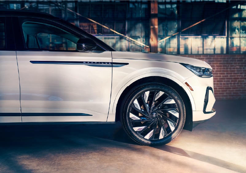 The wheels of the available Jet Appearance Package are highlighted. | Boulevard Lincoln in Millsboro DE