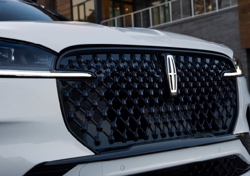 The front grille of a 2026 Lincoln Aviator® SUV is shown. | Boulevard Lincoln in Millsboro DE