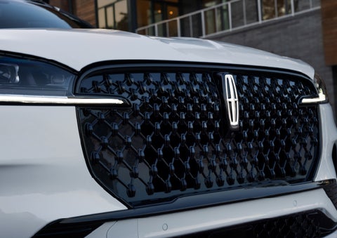 The front grille of a 2026 Lincoln Aviator® SUV is shown. | Boulevard Lincoln in Millsboro DE
