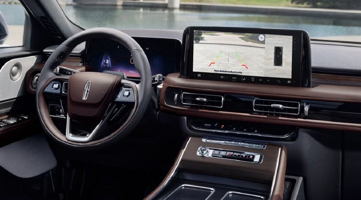 The backup camera of the 2027 Lincoln Aviator® SUV is displayed on screen. | Boulevard Lincoln in Millsboro DE