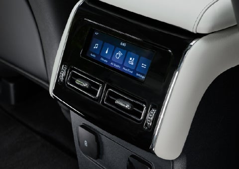 The second row touch screen displays audio and temperature control settings. | Boulevard Lincoln in Millsboro DE