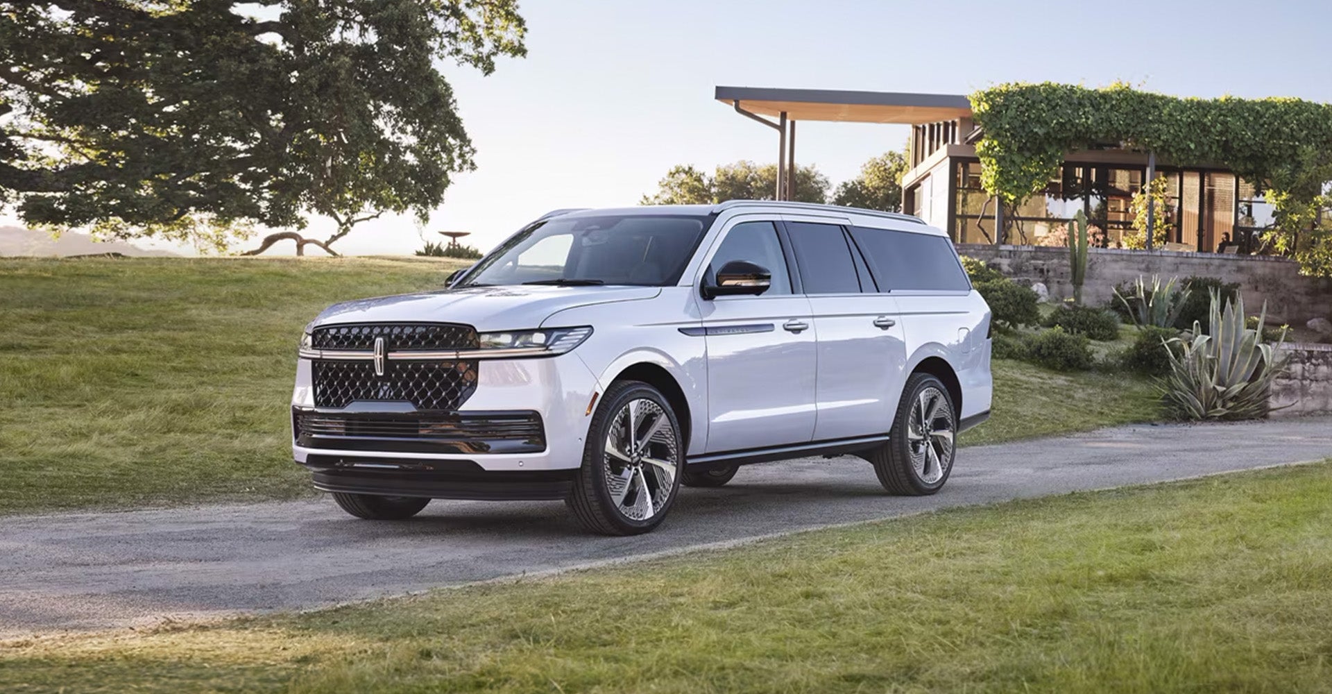 Lincoln Navigator Cargo Space